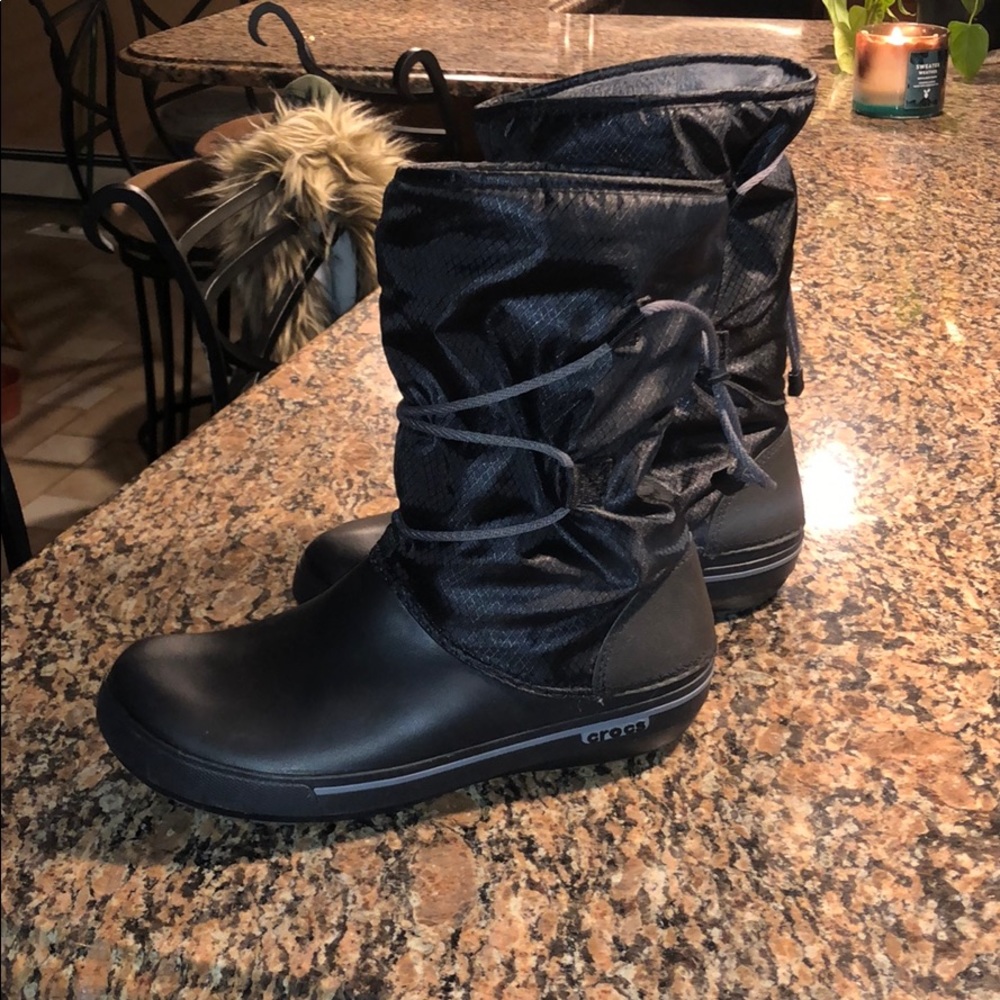 Snow boots